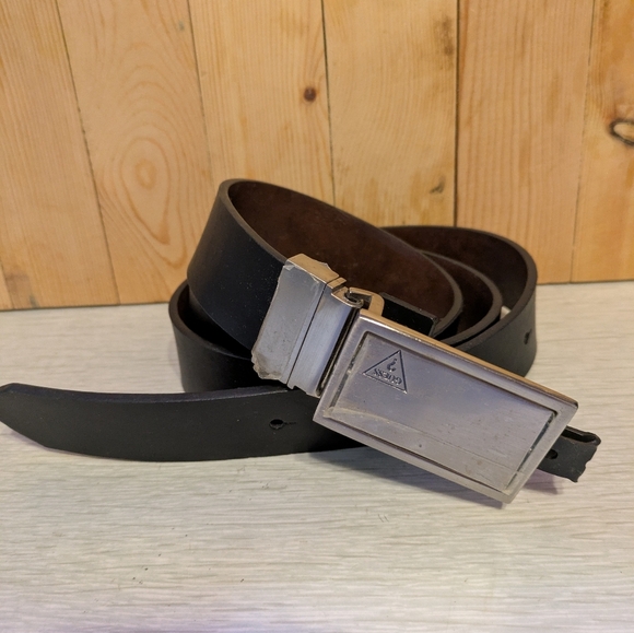 Guess Brown Leather Belt with Silver Buckle Size 40 - Picture 2 of 7